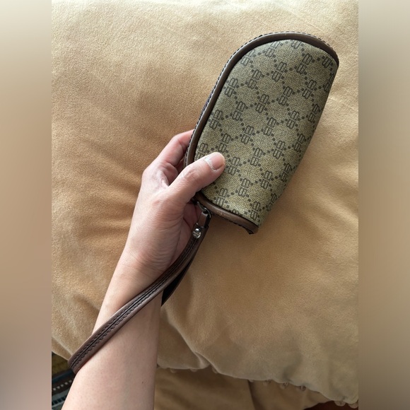 Authentic VTG Balenciaga Small Pouch (Rare design) - Picture 5 of 9